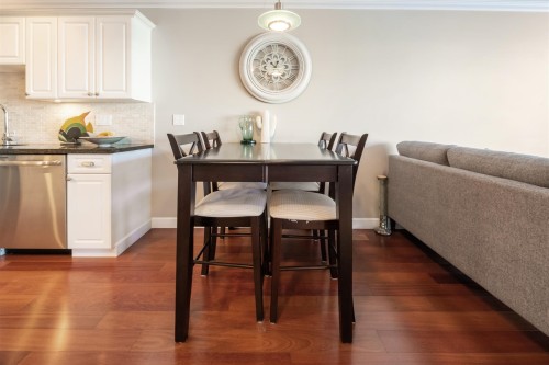 303-1153 Vidal Street, White Rock, BC 