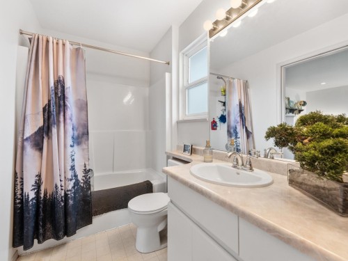 5020 215 Street, Langley, BC 