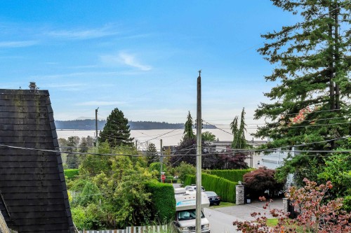 1038 Stevens Street, White Rock, BC 