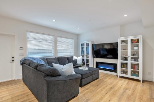 1038 Stevens Street, White Rock, BC 