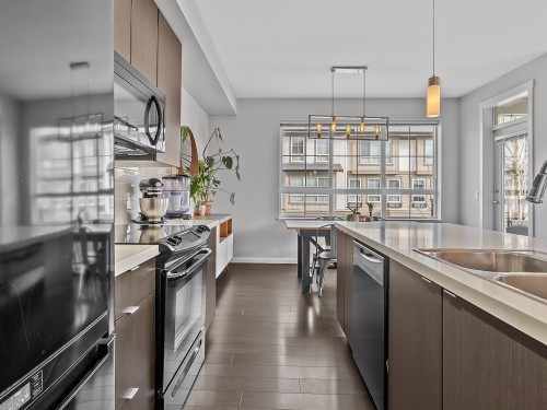 25-19505 68A Avenue, Surrey, BC 