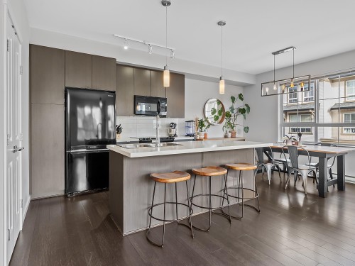 25-19505 68A Avenue, Surrey, BC 