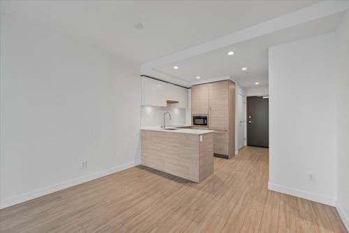 1005-13655 Fraser Highway, Surrey, BC 