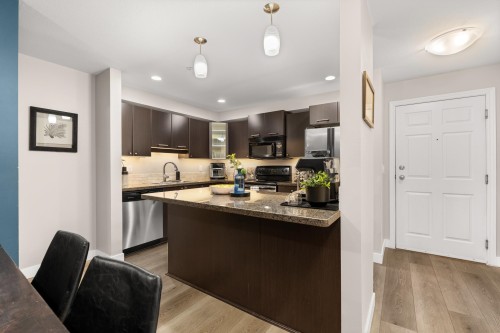 204-5454 198 Street, Langley, BC 