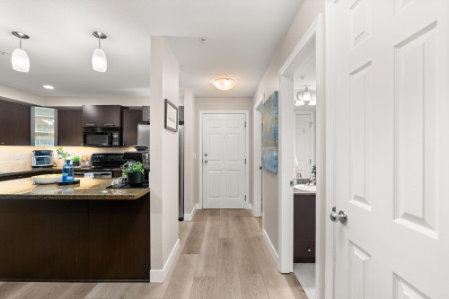 204-5454 198 Street, Langley, BC 