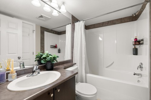 204-5454 198 Street, Langley, BC 