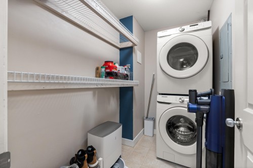 204-5454 198 Street, Langley, BC 