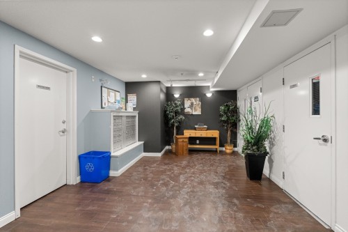 204-5454 198 Street, Langley, BC 