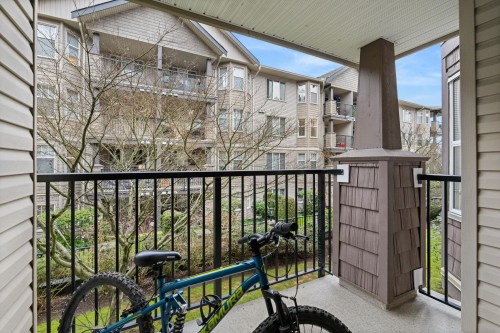 204-5454 198 Street, Langley, BC 