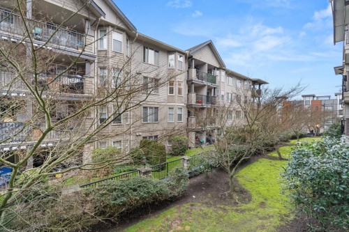 204-5454 198 Street, Langley, BC 