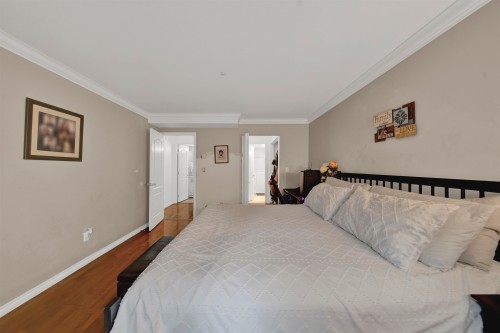 215-9626 148 Street, Surrey, BC 