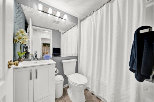 215-9626 148 Street, Surrey, BC 