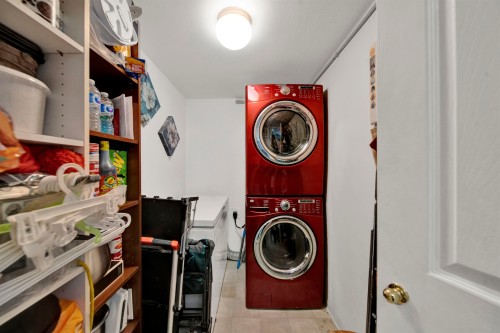 215-9626 148 Street, Surrey, BC 