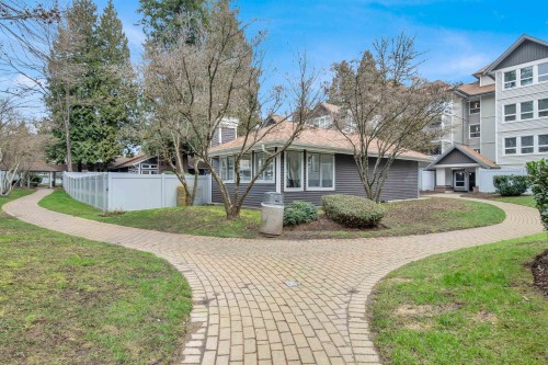 215-9626 148 Street, Surrey, BC 