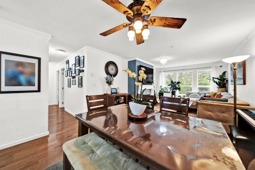 215-9626 148 Street, Surrey, BC 