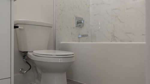 204-13458 95 Avenue, Surrey, BC 