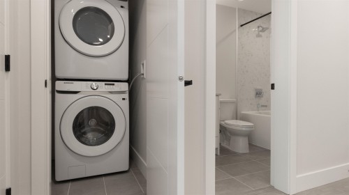 204-13458 95 Avenue, Surrey, BC 