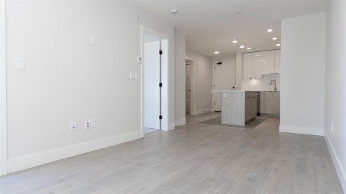 204-13458 95 Avenue, Surrey, BC 