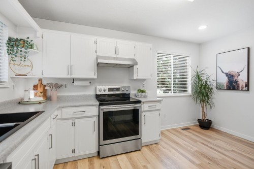 15848 20 Avenue, Surrey, BC 