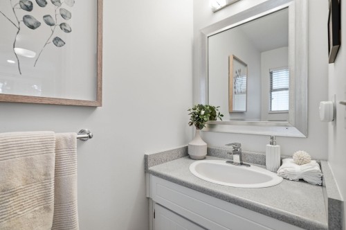 15848 20 Avenue, Surrey, BC 