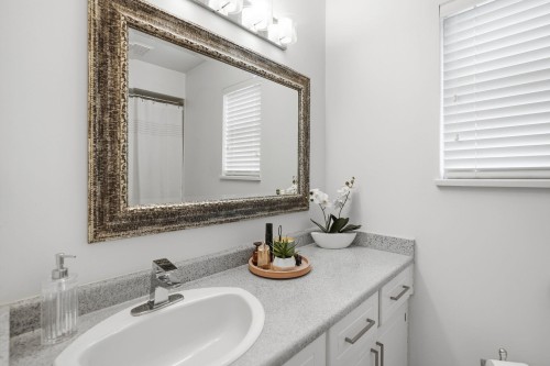 15848 20 Avenue, Surrey, BC 