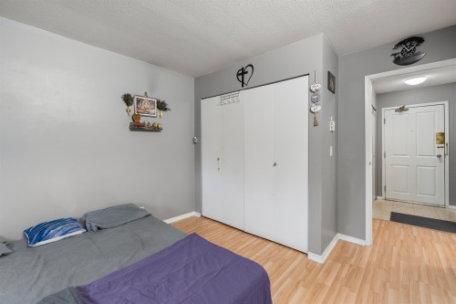 401-10533 University Drive, Surrey, BC 