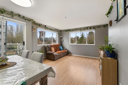 401-10533 University Drive, Surrey, BC 