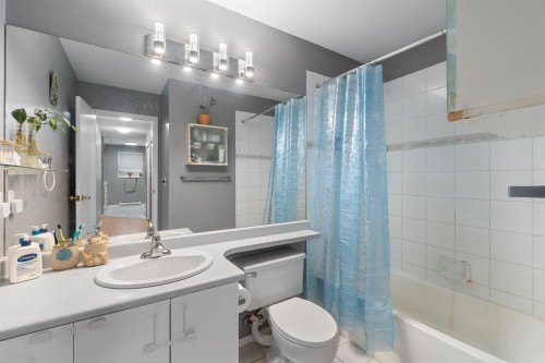 401-10533 University Drive, Surrey, BC 