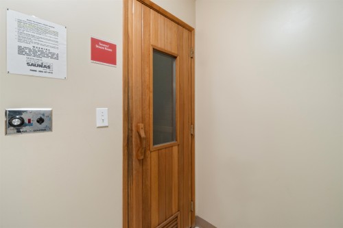 401-10533 University Drive, Surrey, BC 