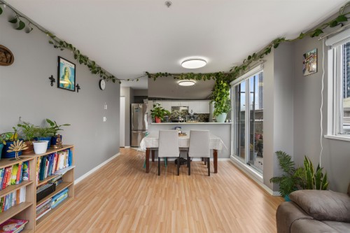 401-10533 University Drive, Surrey, BC 