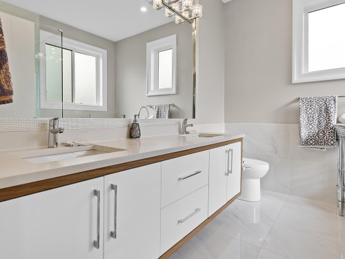 11586 84B Avenue, Delta, BC - Indoor Photo Showing Bathroom