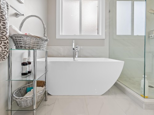 11586 84B Avenue, Delta, BC - Indoor Photo Showing Bathroom