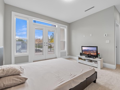 11586 84B Avenue, Delta, BC - Indoor Photo Showing Bedroom