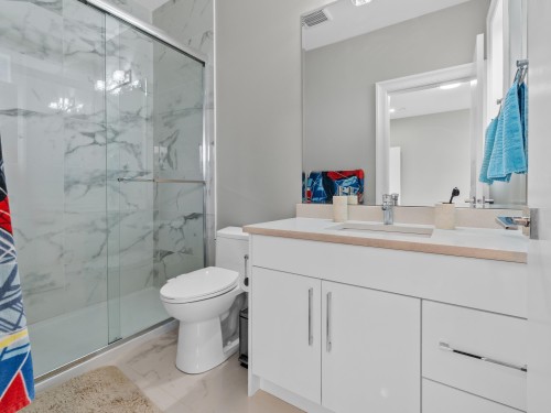 11586 84B Avenue, Delta, BC - Indoor Photo Showing Bathroom