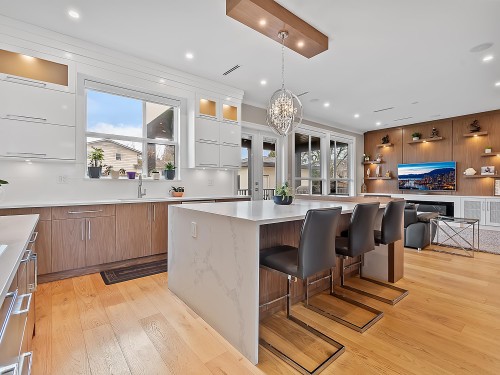 11586 84B Avenue, Delta, BC - Indoor Photo Showing Kitchen With Upgraded Kitchen