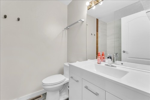 10552 Woodglen Close, Surrey, BC 