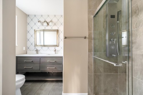 1071 King George Boulevard, Surrey, BC 