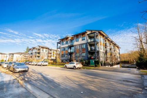 209-7506 199A Street, Langley, BC 