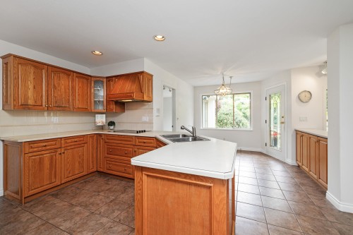 8658 165A Street, Surrey, BC 