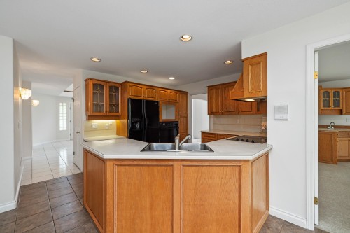 8658 165A Street, Surrey, BC 