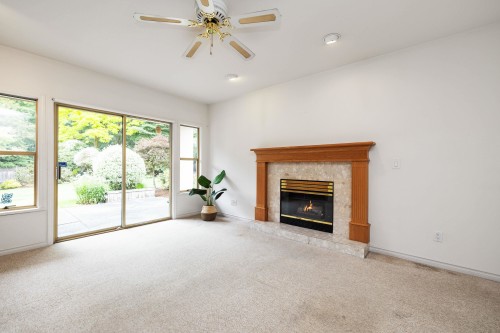 8658 165A Street, Surrey, BC 