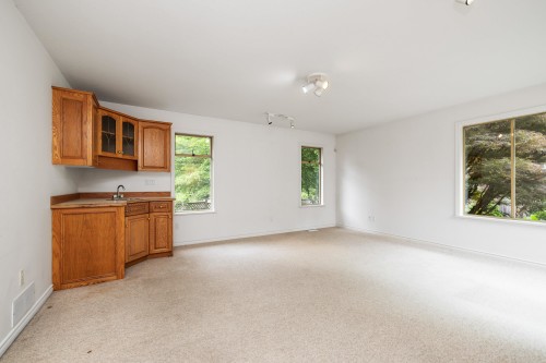 8658 165A Street, Surrey, BC 