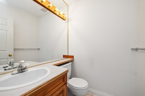 8658 165A Street, Surrey, BC 