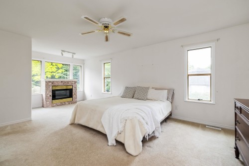 8658 165A Street, Surrey, BC 