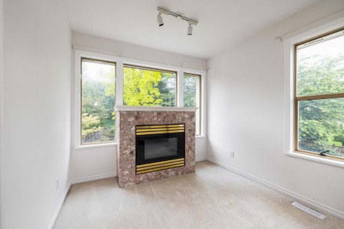 8658 165A Street, Surrey, BC 