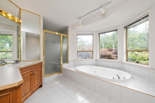 8658 165A Street, Surrey, BC 