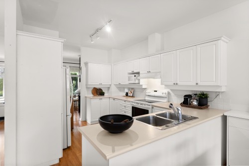 20-15037 58Th Avenue, Surrey, BC 