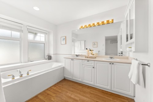 20-15037 58Th Avenue, Surrey, BC 