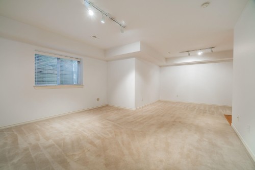 20-15037 58Th Avenue, Surrey, BC 