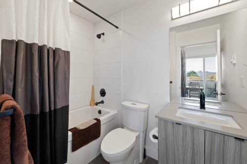 601-32838 Landeau Place, Abbotsford, BC 